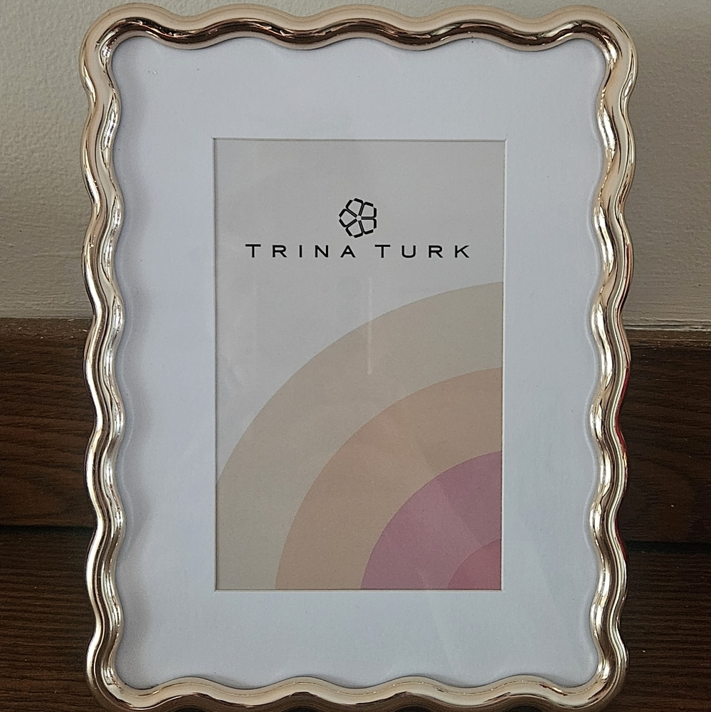 Trina Turk Elegant Gold Wavy Frame